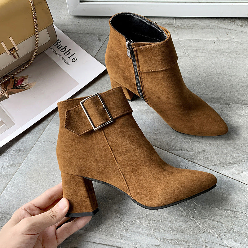 Women's elegant suede look ankle boot with mid-high block heel and wide buckle strap Mune Fashion