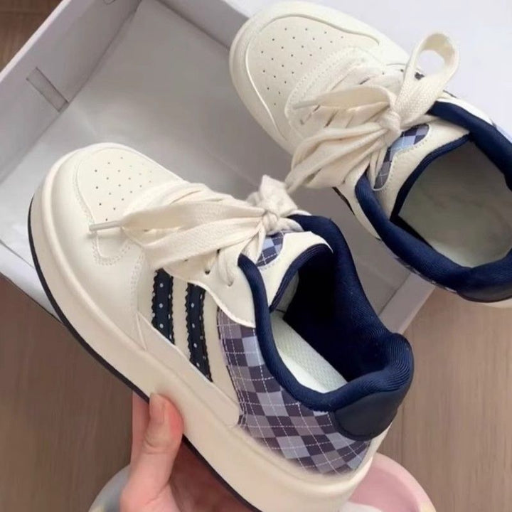 Women Sneakers with Check Pattern and Padded Sole Mune Fashion