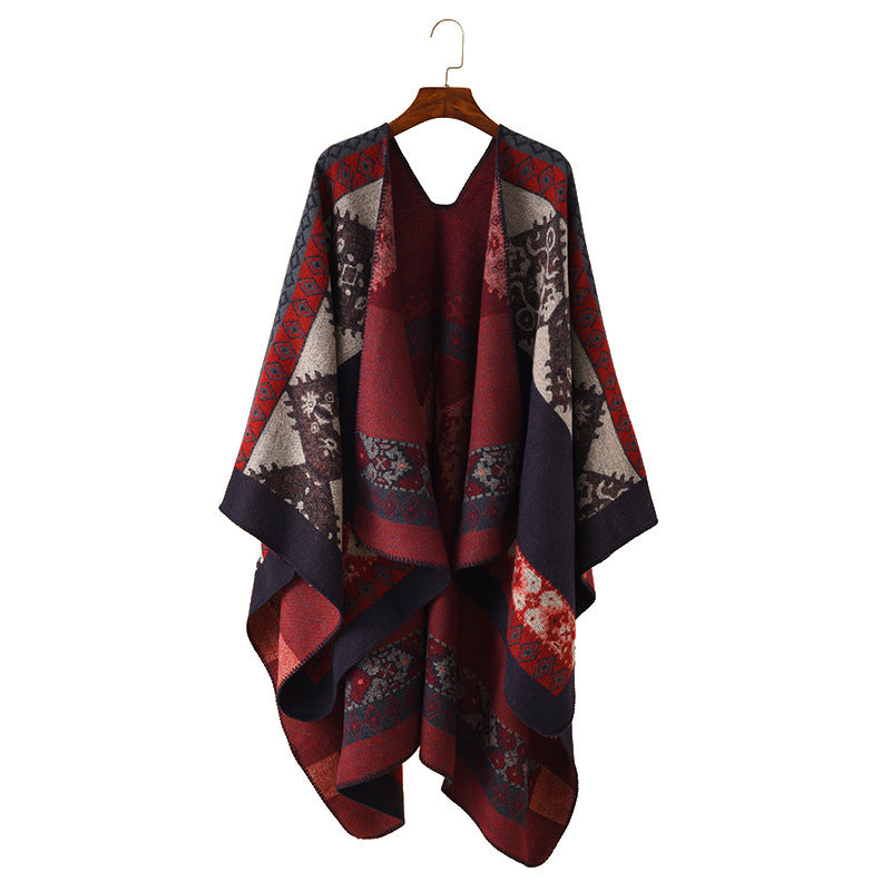 Women's Oversize Poncho made of jacquard knit with geometric ethnic pattern Mune Fashion