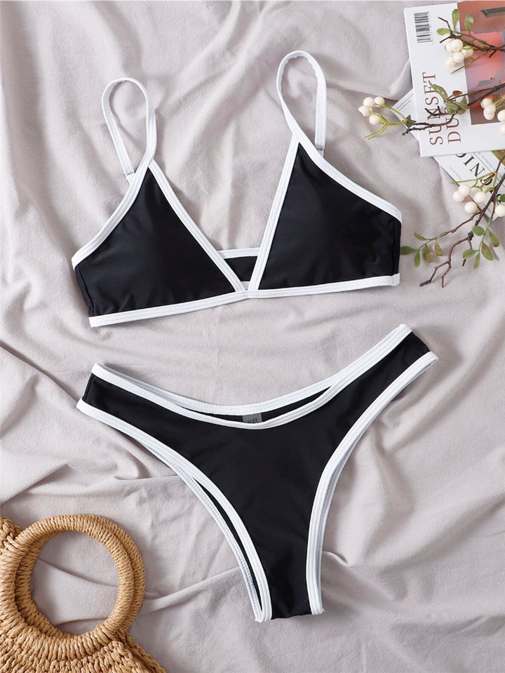 Ladies bikini set with sporty cut and trendy contrast details Mune Fashion