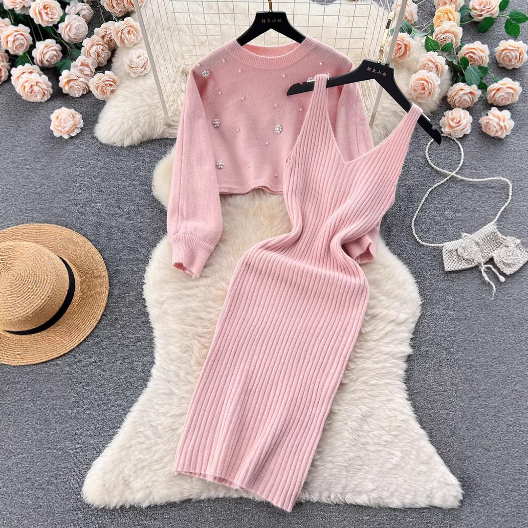 Ladies knitted dress with elegant V-neck Mune Fashion