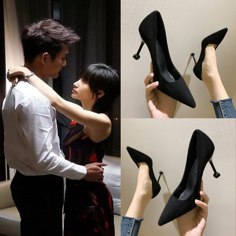 Women's Classic Pointed Velvet Pumps with Sculptural Mini Heel Mune Fashion