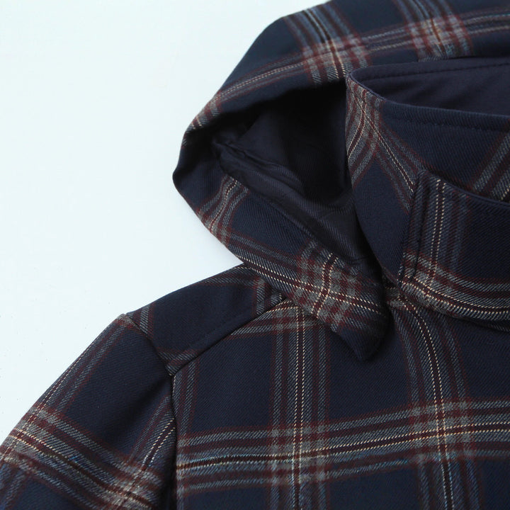 Women’s short jacket in boxy cut with large shirt collar and plaid pattern Mune Fashion