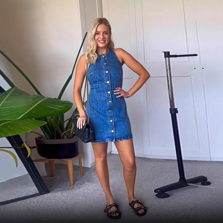 Women's Figure-hugging Sleeveless Denim Mini Dress with Center Button Placket Mune Fashion