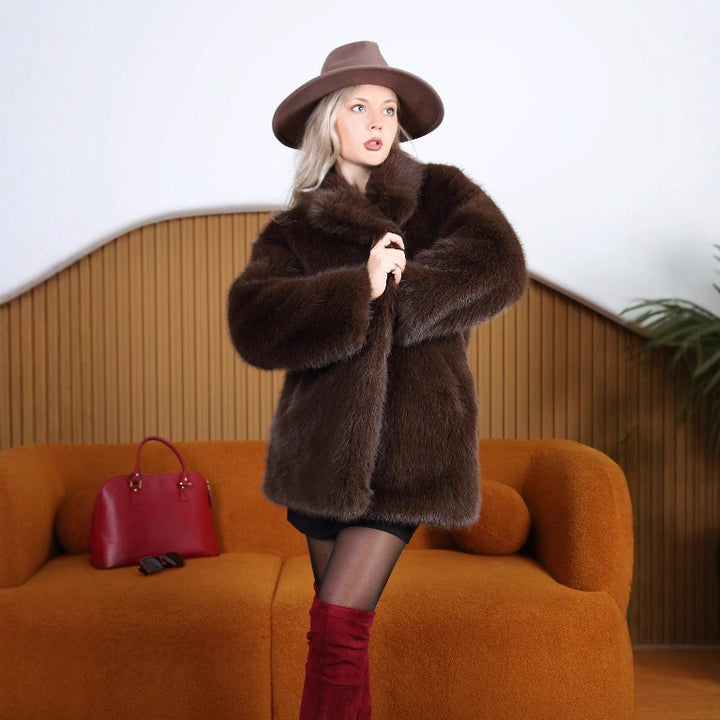 Ladies short coat made of dense high-pile with leather tie belt and wide shawl collar Mune Fashion
