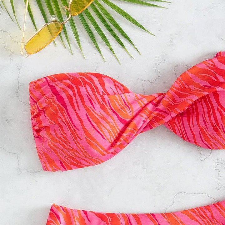 Ladies bandeau bikini with ruffle and tasteful pattern Mune Fashion