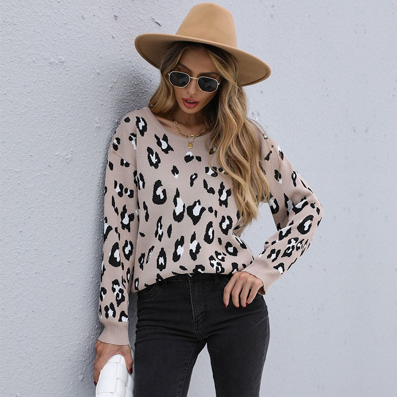 Women's Light Jacquard Knit Sweater with Animal Print and Ribbed Hem Mune Fashion