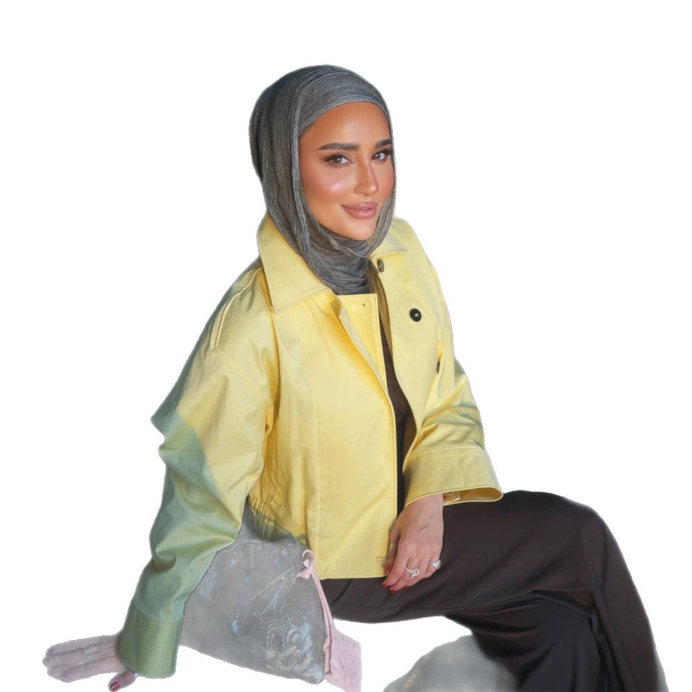 Women's Light Oversized Trench Coat made of coated cotton blend with boxy cropped cut and double-breasted button closure