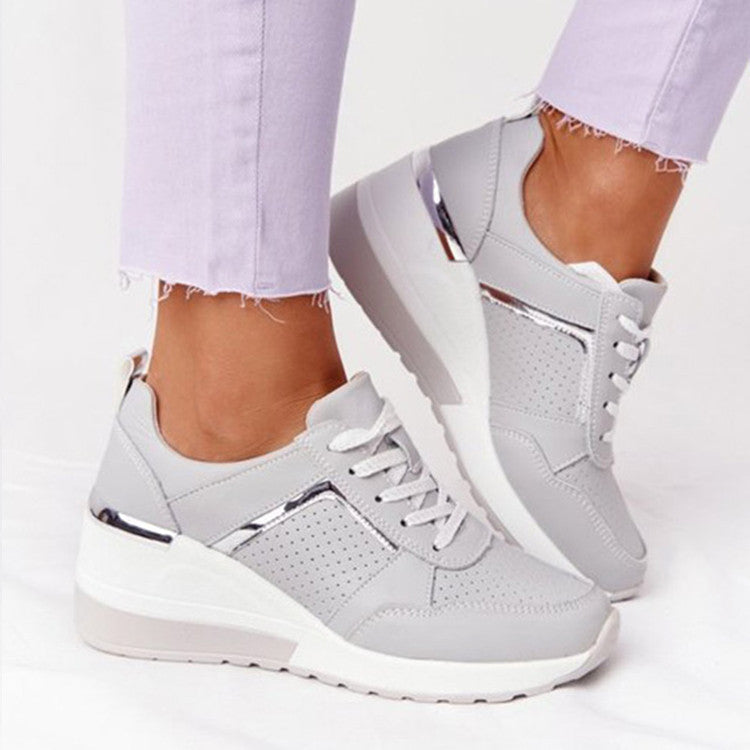 Women's breathable sneakers with perforated details and comfortable insole Mune Fashion