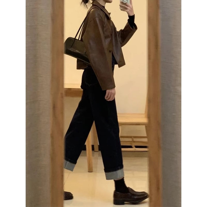 Women's short jacket in boxy cut with shirt collar and button placket Mune Fashion