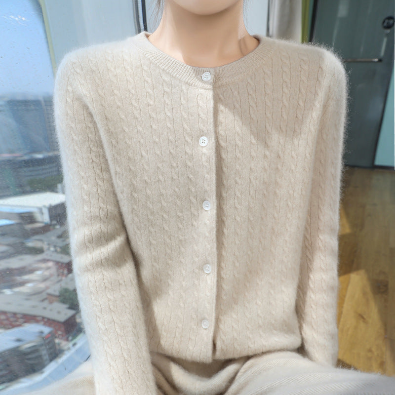 Ladies Short-cut Fine Knit Cardigan with Subtle Structure and Round Neck Mune Fashion