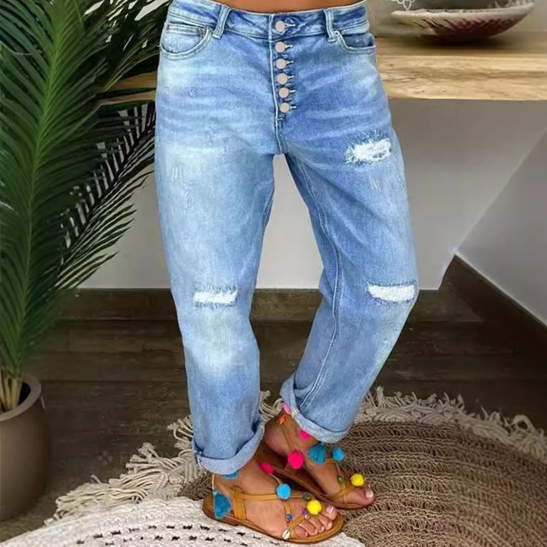 Women's Boyfriend Jeans with Button Closure and Distressed Details Mune