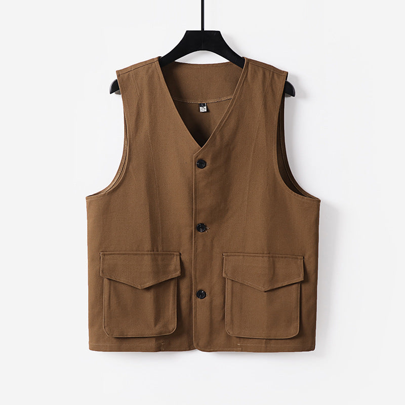 Men's utility vest with V-neck, button placket, and applied flap pockets Mune Fashion