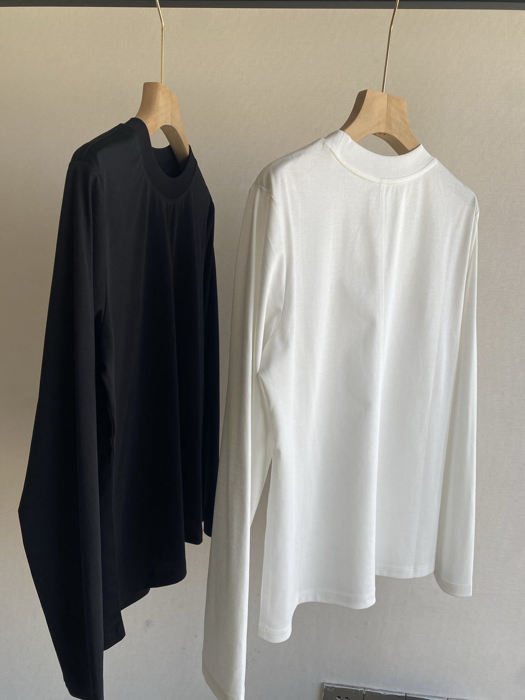 Women Long Sleeve Shirt with Elegant Cut Mune Fashion