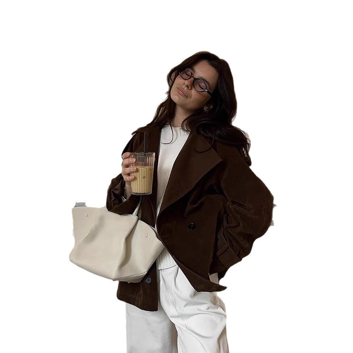 Women's short trench coat in suede look with wide lapels and boxy silhouette Mune Fashion