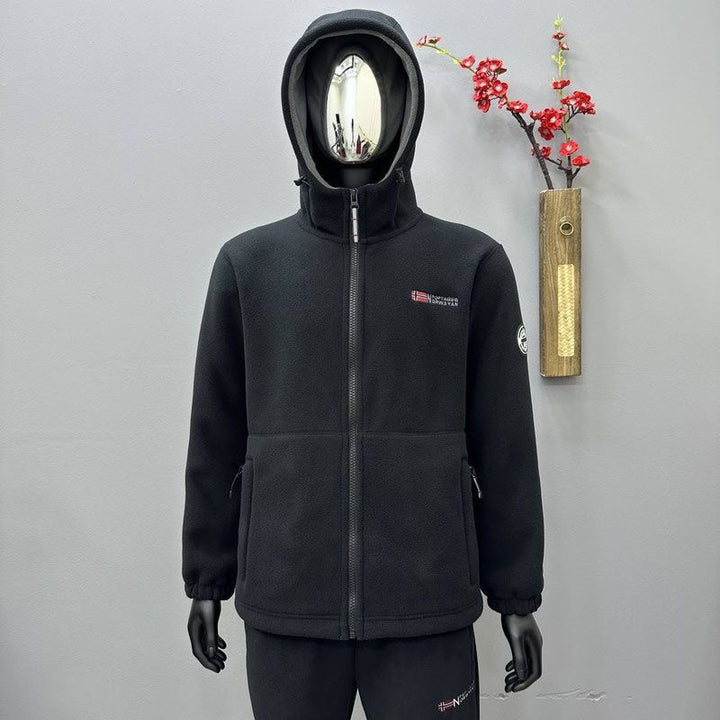 Men's fleece hoodie jacket with wind-resistant surface and zippered pockets Mune Fashion