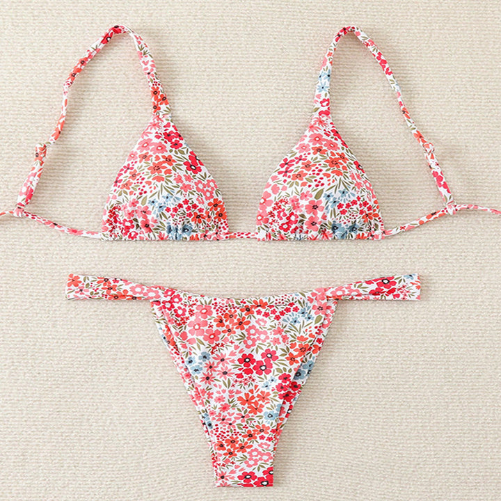 Women's Triangle Bikini with Elegant Floral Pattern Mune Fashion