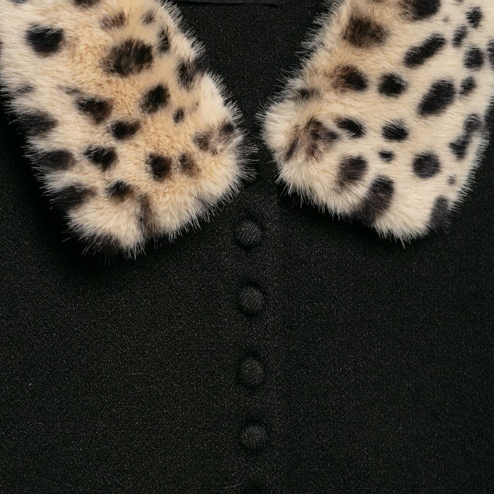 Women's short-sleeved fine knit cardigan with detachable faux fur collar in leopard print Mune Fashion