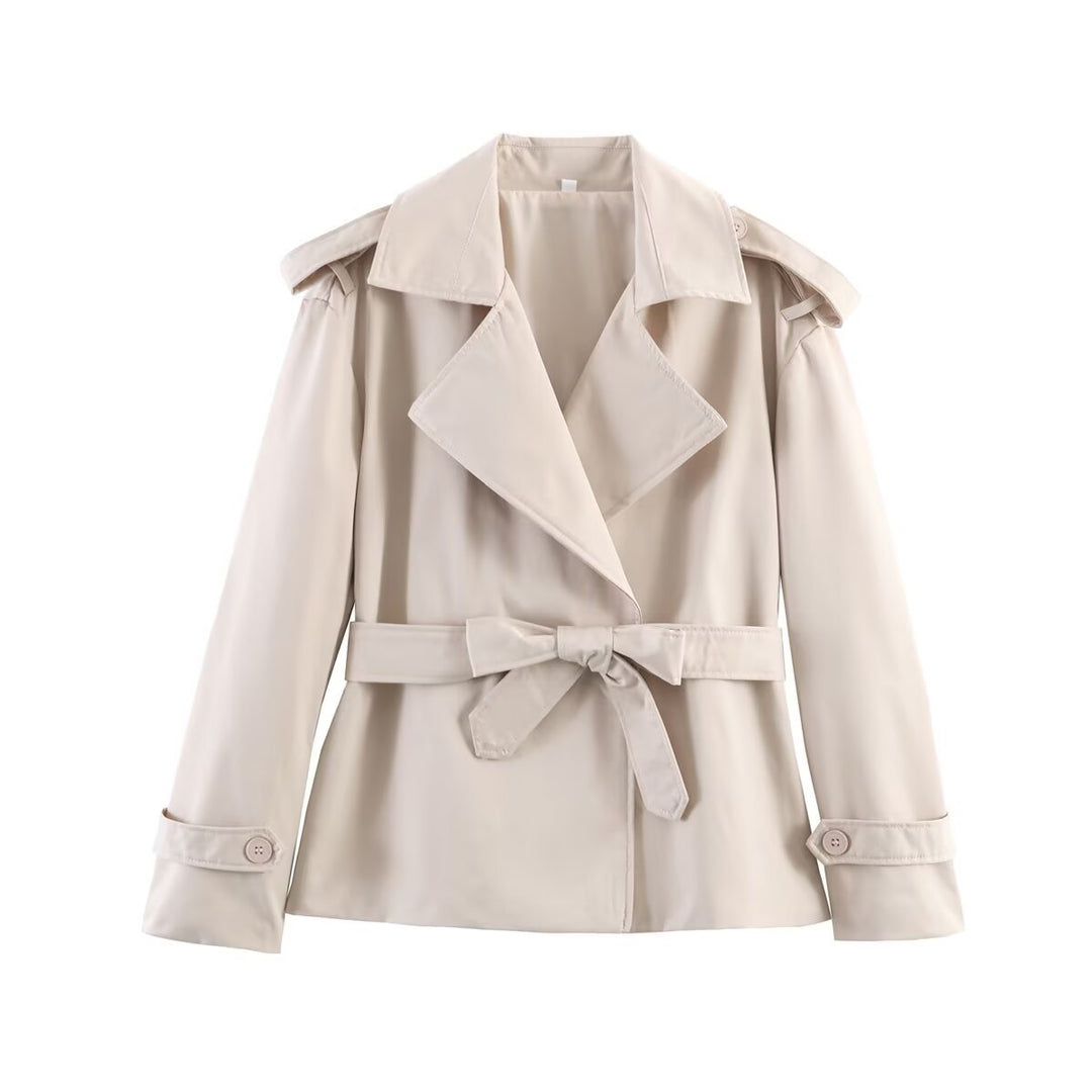 Women short trench coat with waist belt, double-breasted front and shoulder flaps Mune Fashion