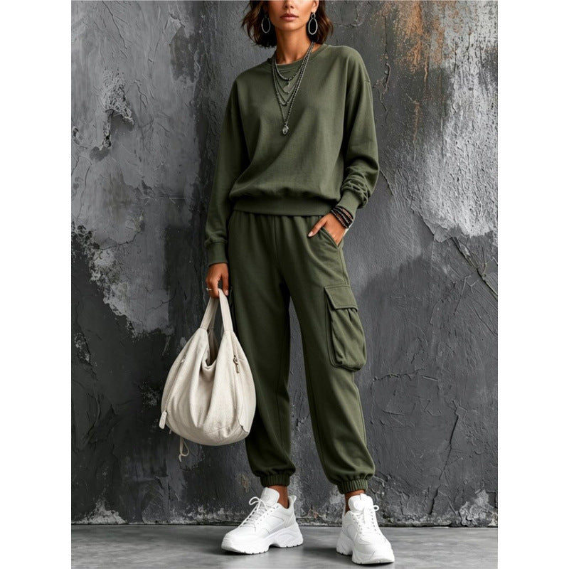 Ladies Lounge Set with Round Neck Sweatshirt and Cargo Jogger made of French Terry Mune Fashion