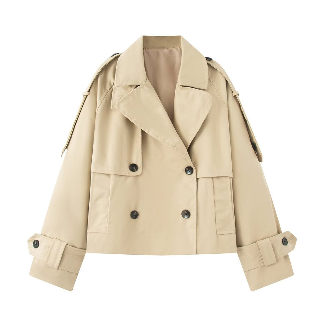 Women short cut trench with boxy silhouette, shoulder patches and wide cuffs Mune Fashion