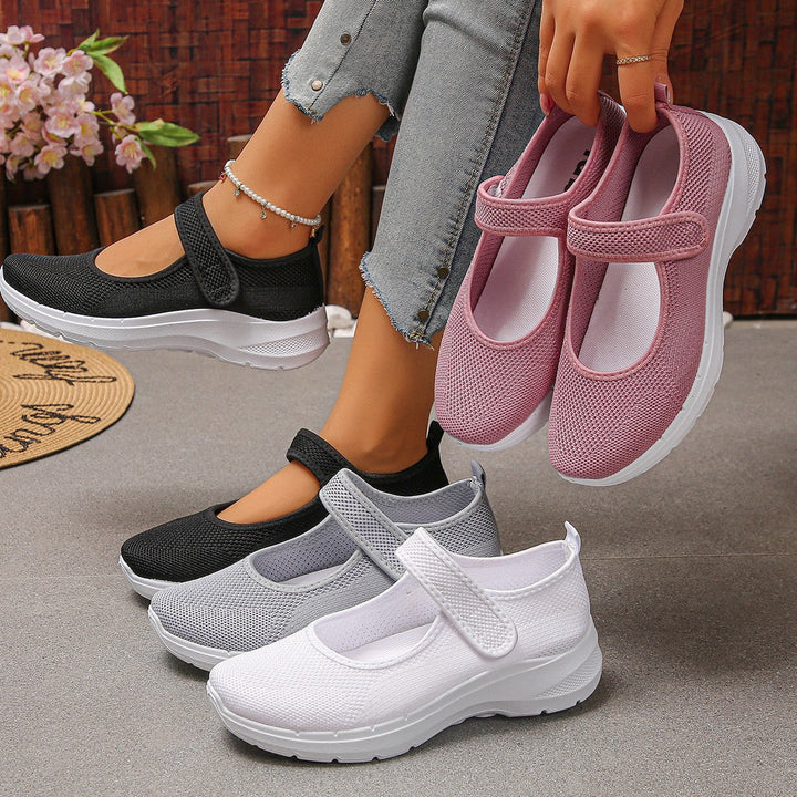 Women's sporty slip-on sneakers with breathable mesh upper and elastic straps Mune Fashion
