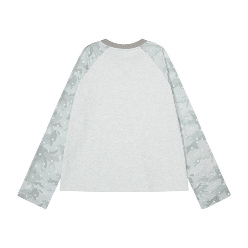 Women's long sleeve shirt with raglan sleeves, camouflage print and heart initial Mune Fashion