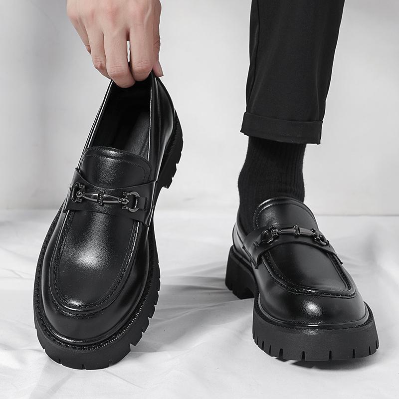 Men's Fashion Loafers with robust sole profile and elegant buckle decoration Mune Fashion