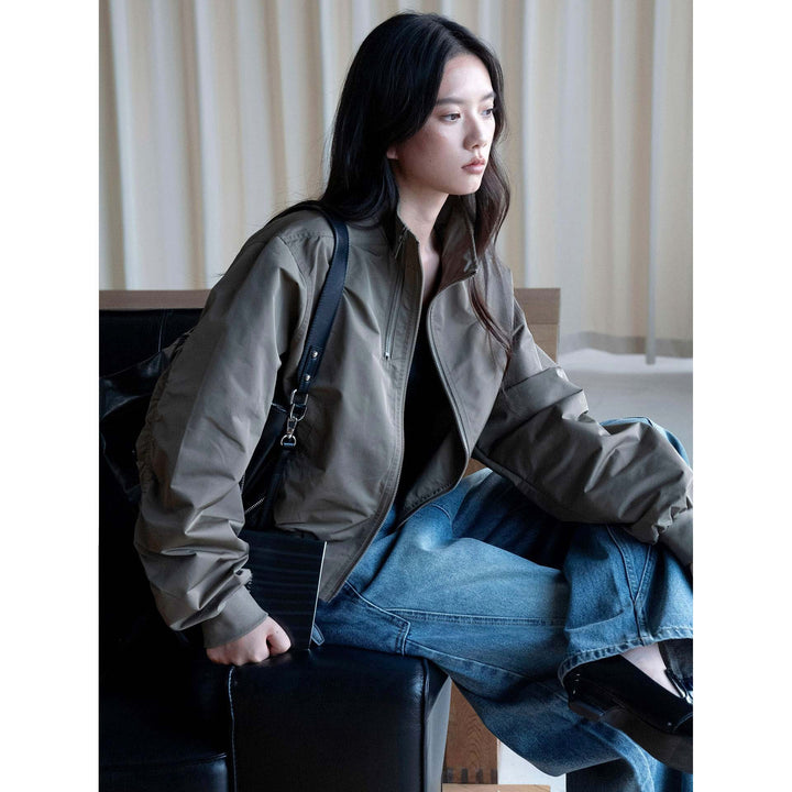 Women’s short lightweight windbreaker bomber jacket with stand-up collar and elastic cuffs Mune Fashion