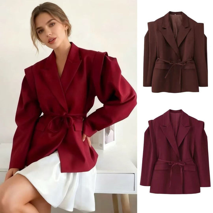 Women's blazer with shoulder cutouts, belted waist and single button closure Mune Fashion