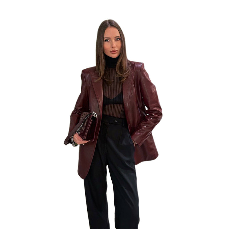 Women's smooth leather blazer with structured shoulder area and extended cut Mune Fashion