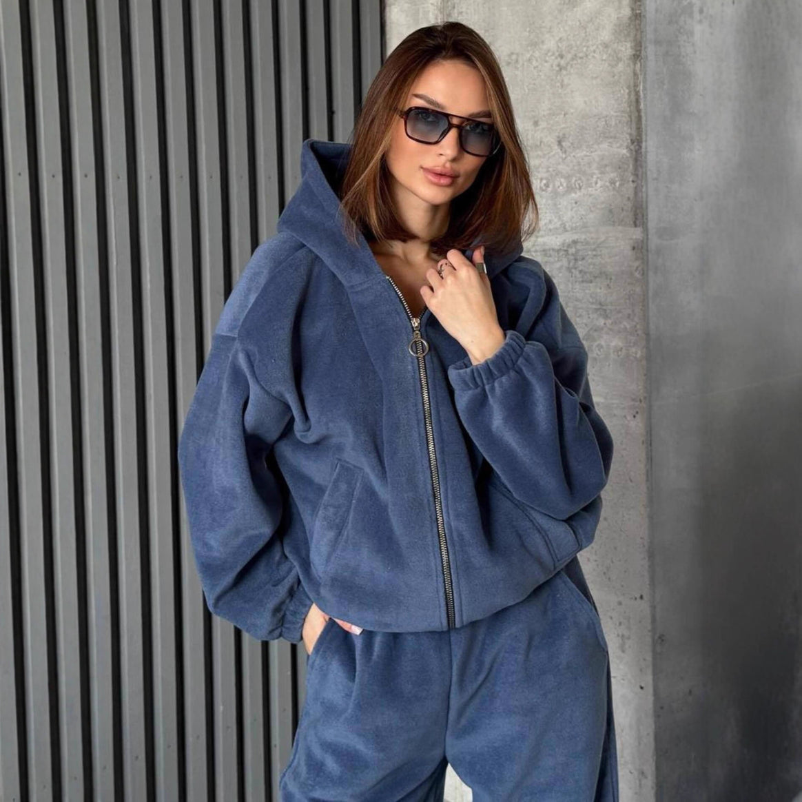 Women's Plush Loungewear Set with Zipper Hoodie and High-Waisted Jogging Pants Mune Fashion