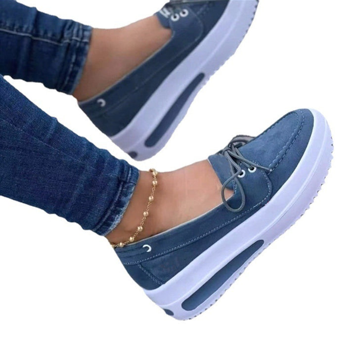 Ladies' hybrid platform moccasin with quilted toe cap, decorative lacing, and non-slip patterned sole Mune Fashion