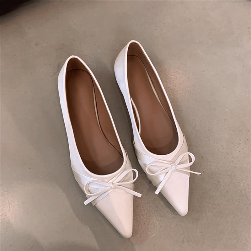 Ladies pointed flat ballerina with bow detail and padded comfort insole Mune Fashion