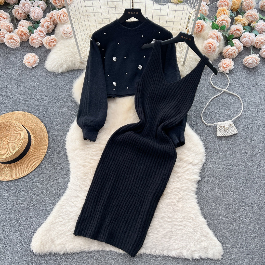 Ladies knitted dress with elegant V-neck Mune Fashion