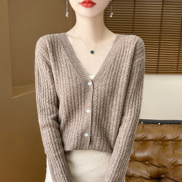 Women's Short-Cut Fine Knit Cardigan with V-Neck, Fine Ribbed Structure and Mother-of-Pearl Buttons Mune Fashion