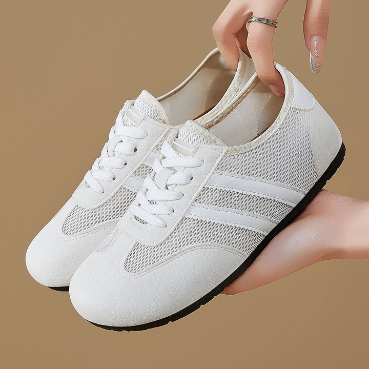 Women's retro-sporty low-top sneaker with breathable mesh, suede overlays, and non-slip rubber outsole Mune Fashion