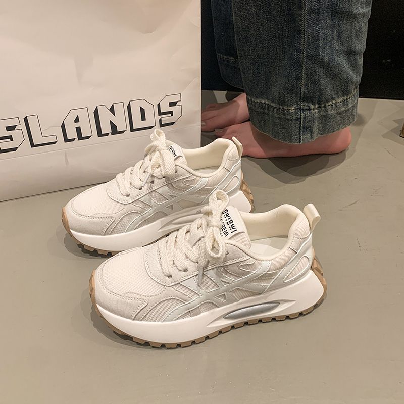 Women's sporty sneakers with modern design and comfortable cushioning Mune Fashion