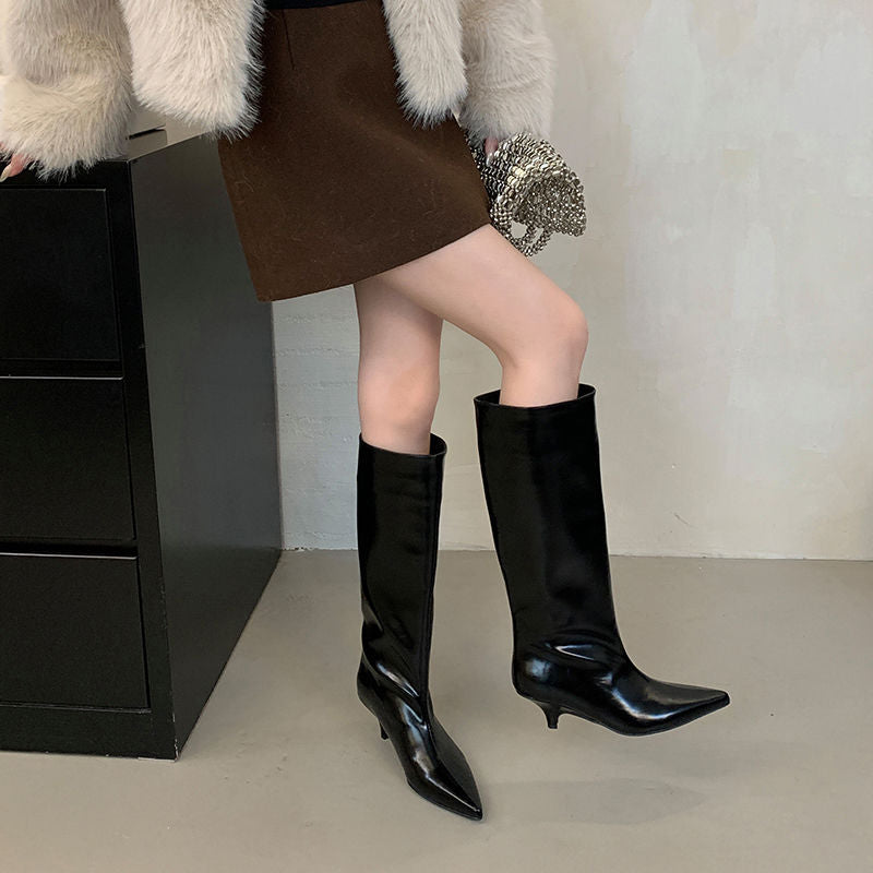 Ladies high-cuffed pointed ankle boots made of smooth leather with a slim silhouette Mune Fashion