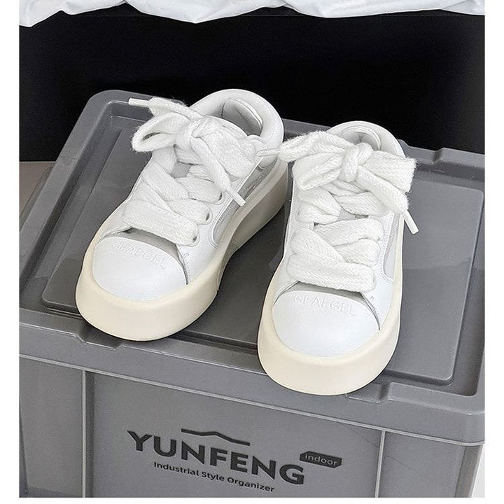 Women's fashionable sneakers with cushioned platform sole and stylish accents Mune Fashion