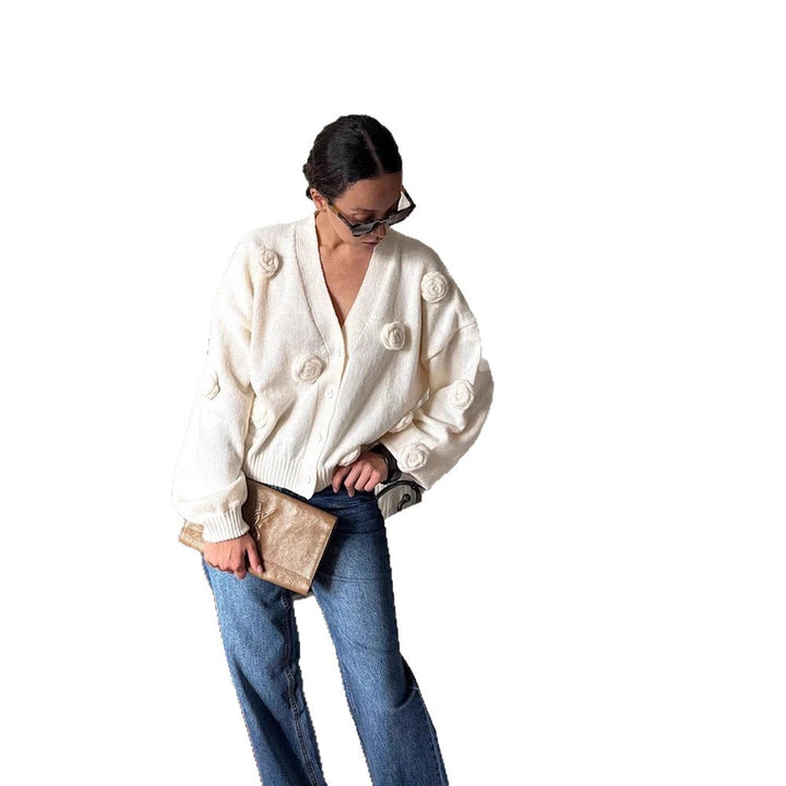 Women's Oversized Knit Cardigan with Three-Dimensional Rose Appliqués and V-Neck Mune Fashion