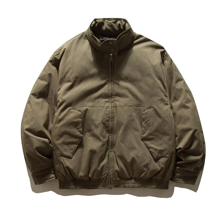 Men's short-cut insulated field jacket with high stand-up collar and flap pockets