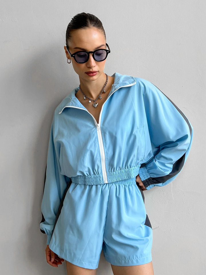 Women's nano short sports tracksuit with crop zip jacket and elastic high-waist shorts Mune Fashion