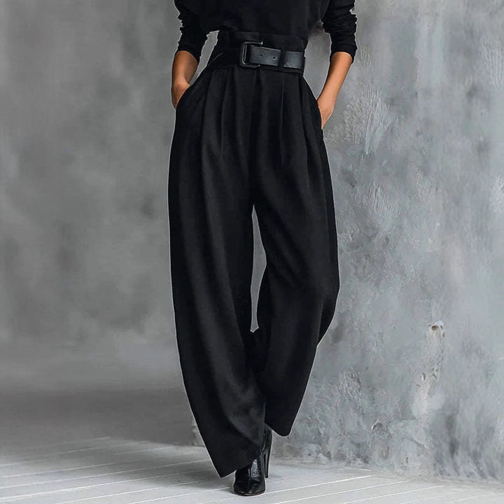 Ladies high-cut elegant pleated trousers with wide leg and roll-neck fine-knit top Mune Fashion