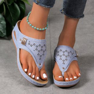Women's comfortable thong sandal with ergonomic comfort footbed and decorative perforation Mune Fashion