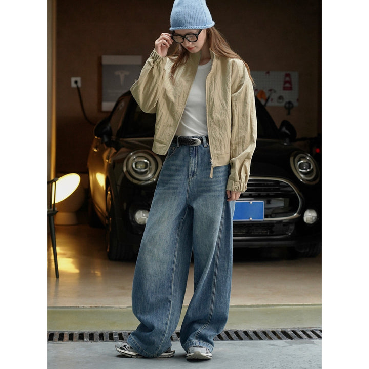 Women Extra Wide Vintage Baggy Jeans in Balloon Cut with Center Seam