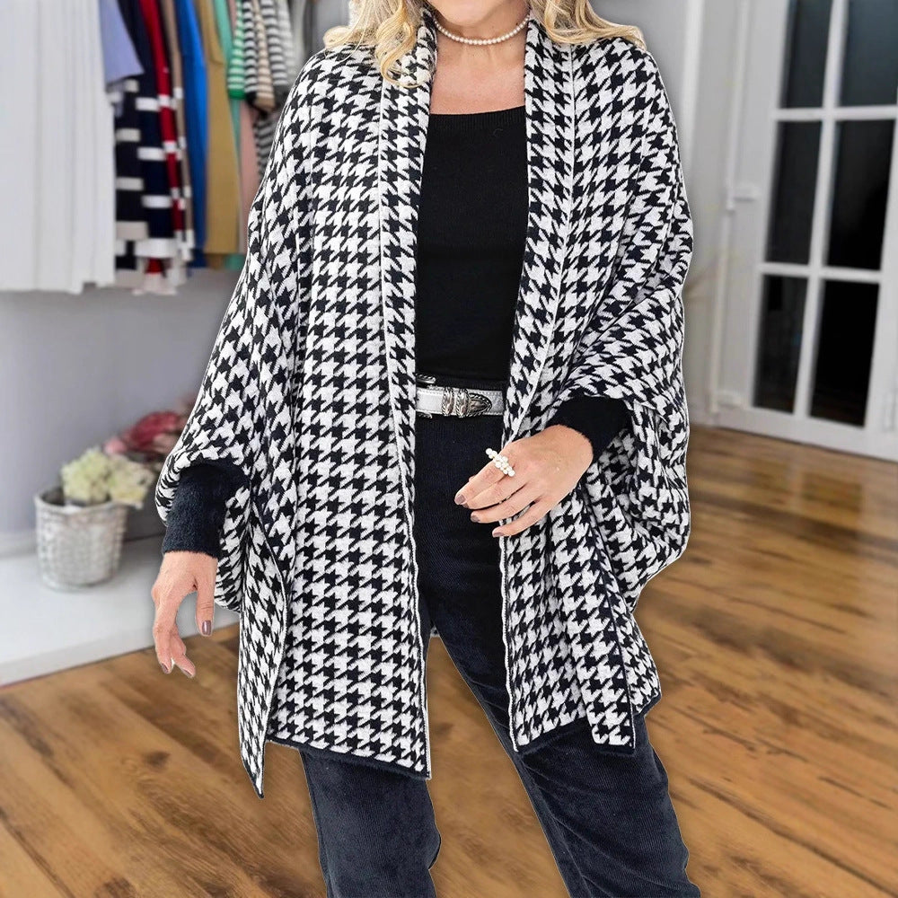 Women's Oversized Poncho with Houndstooth Pattern and Open Shawl Collar Drune
