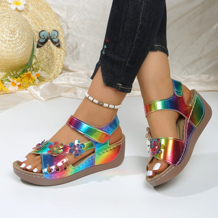 Women's Comfortable Sandals with Velcro Closure, Padded Insole and Flower Appliqué Mune Fashion