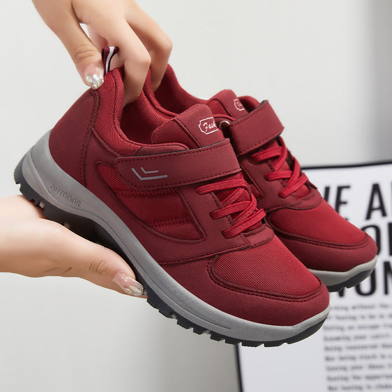 Men's robust outdoor sneakers with Velcro closure, breathable knitted upper and profiled non-slip sole Mune Fashion