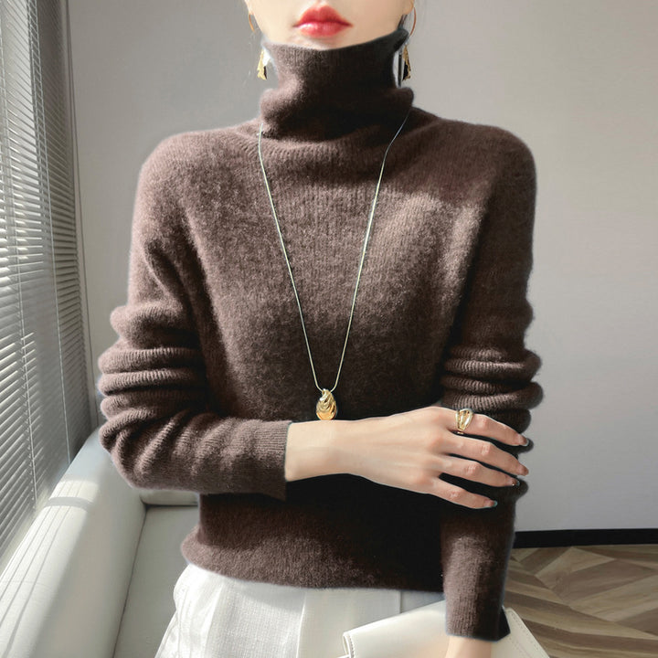 Women's short-cut turtleneck sweater made of soft cashmere blend with slim silhouette Mune Fashion